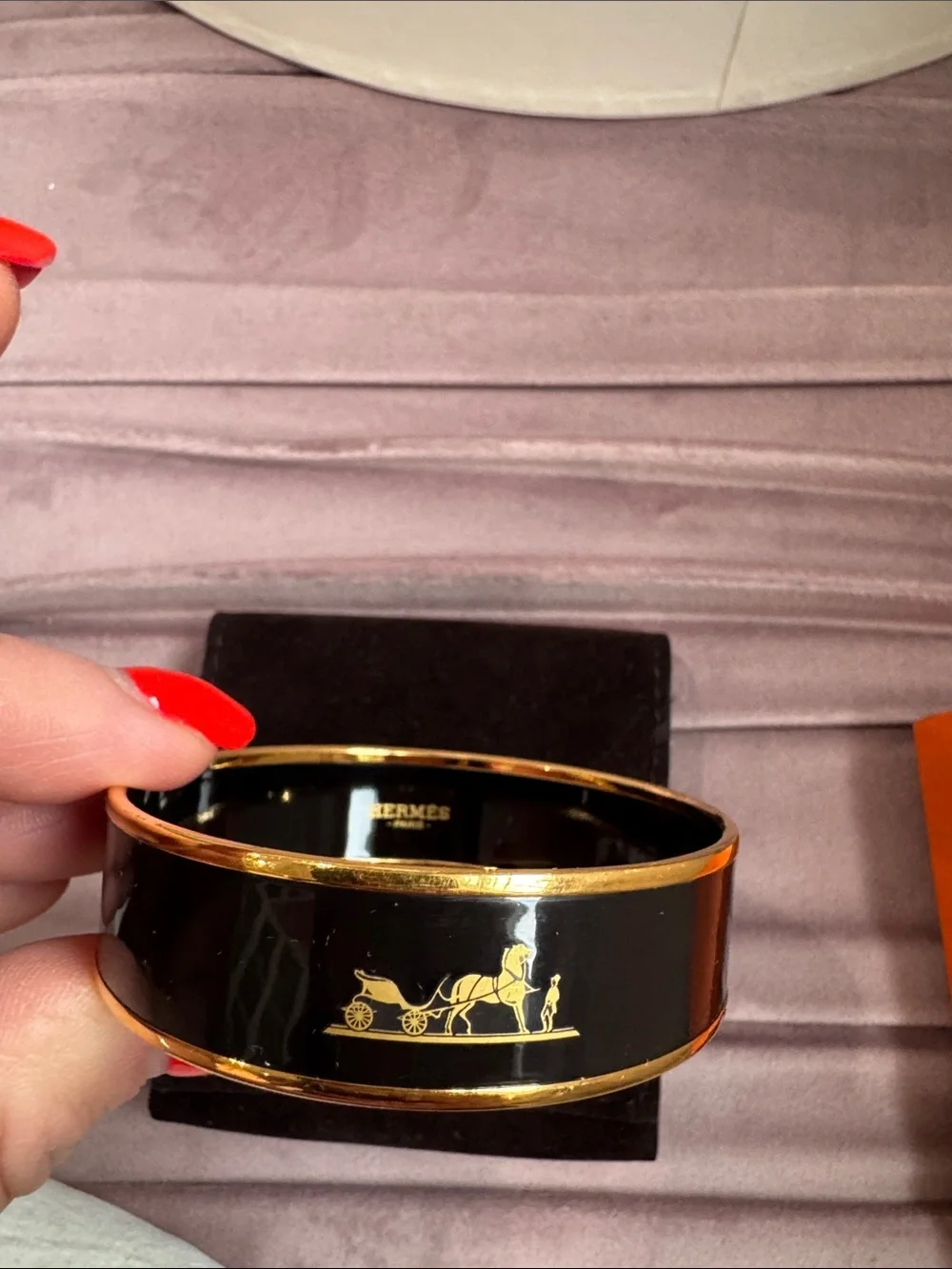 Hermès Enamel Bangle in Dark Brown with Gold Trim - Picture 4 of 6